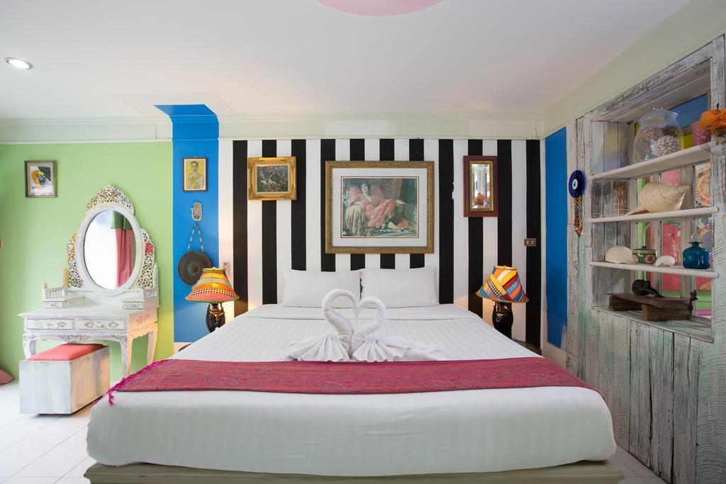 Barefoot Hotel Kalim Beach Front Patong Стая снимка