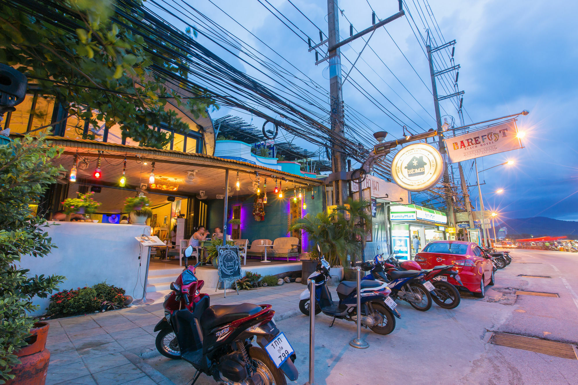 Barefoot Hotel Kalim Beach Front Patong Екстериор снимка