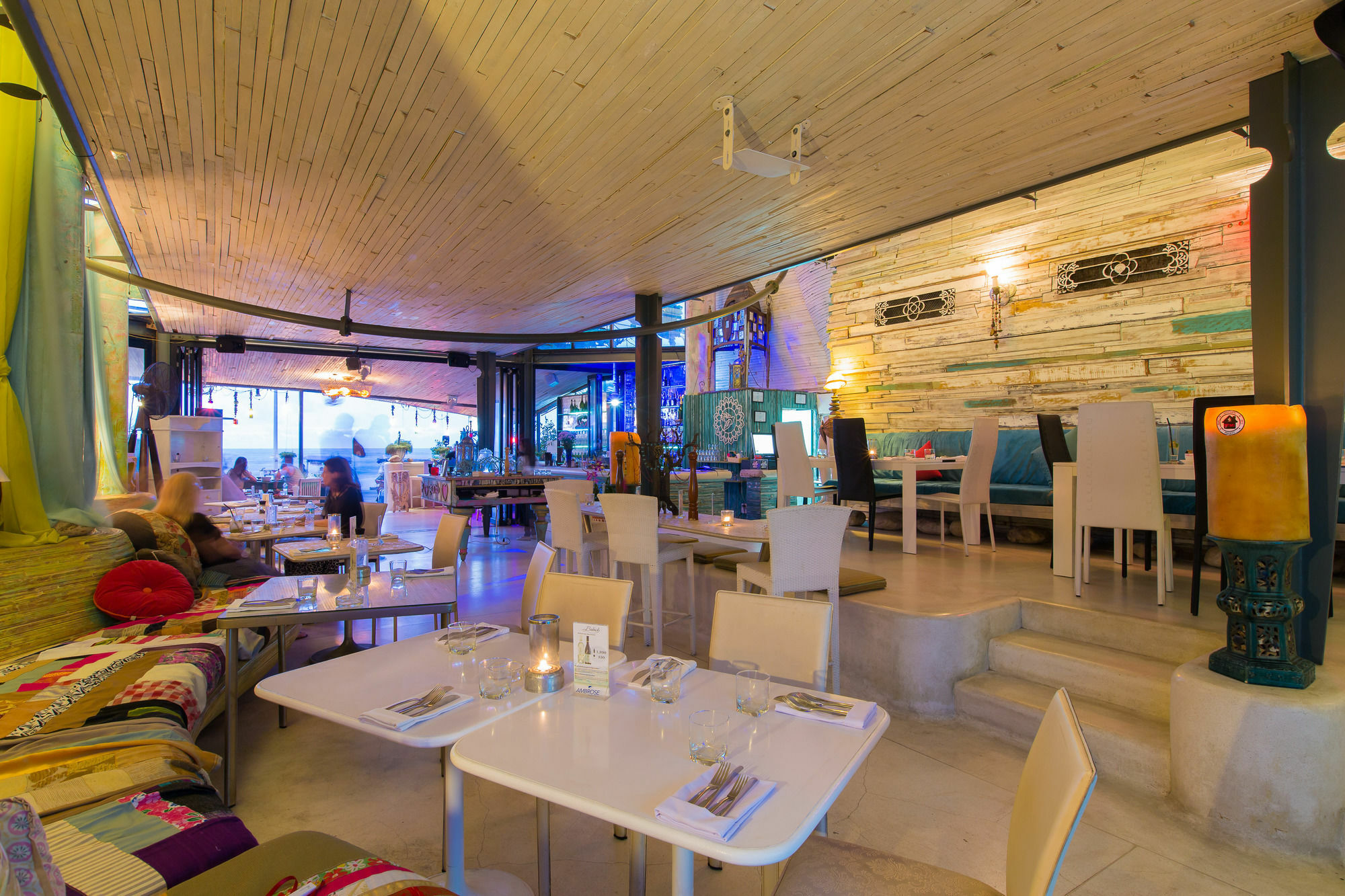 Barefoot Hotel Kalim Beach Front Patong Екстериор снимка
