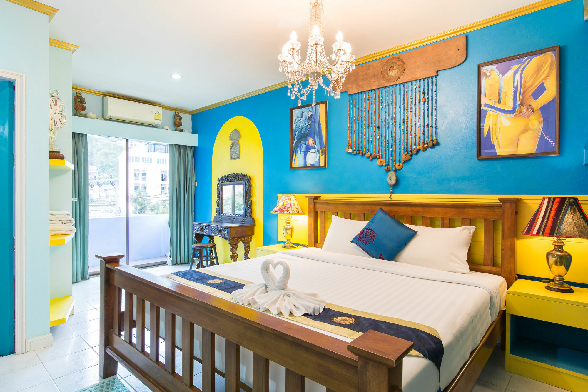 Barefoot Hotel Kalim Beach Front Patong Екстериор снимка