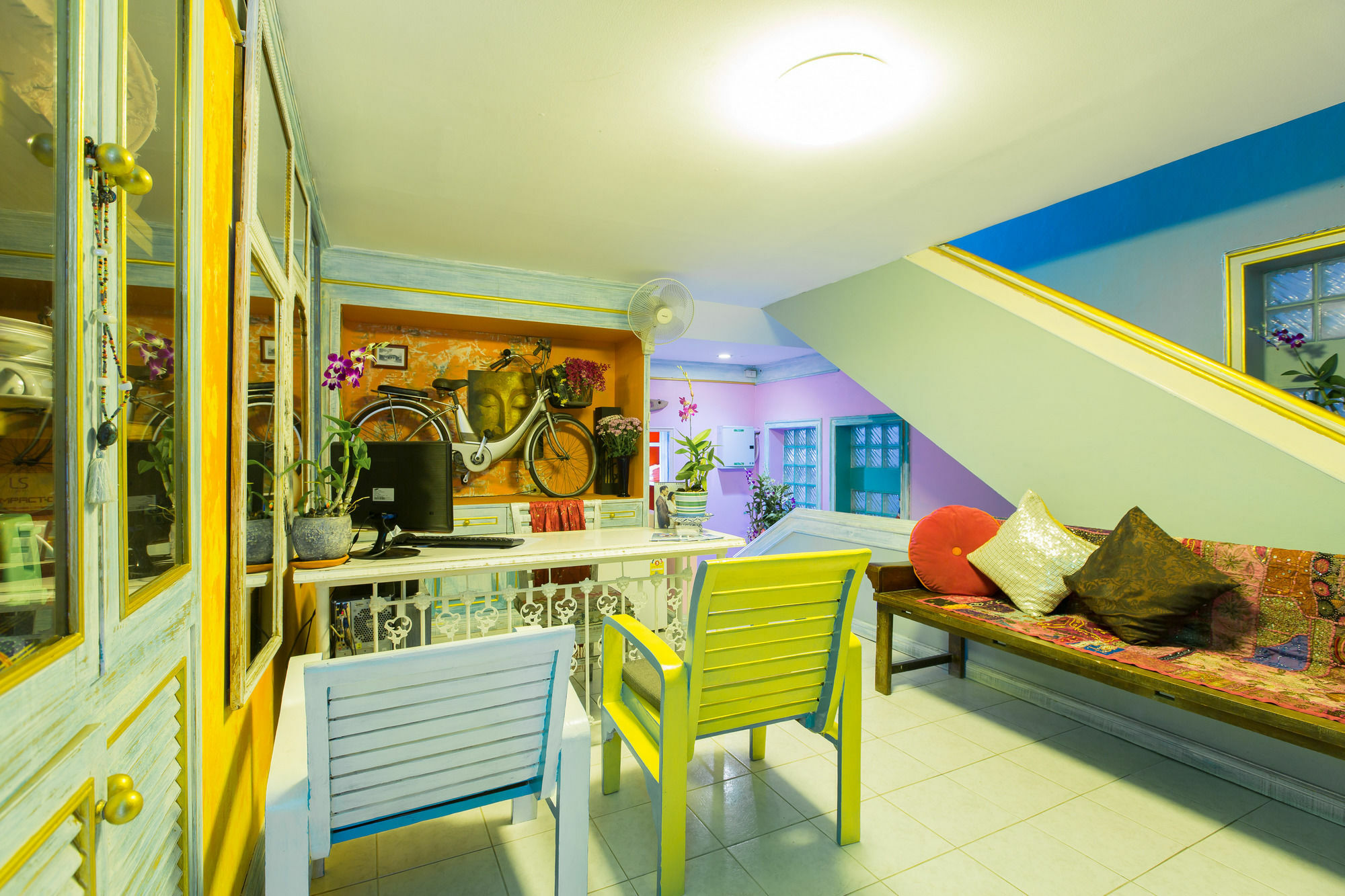 Barefoot Hotel Kalim Beach Front Patong Екстериор снимка