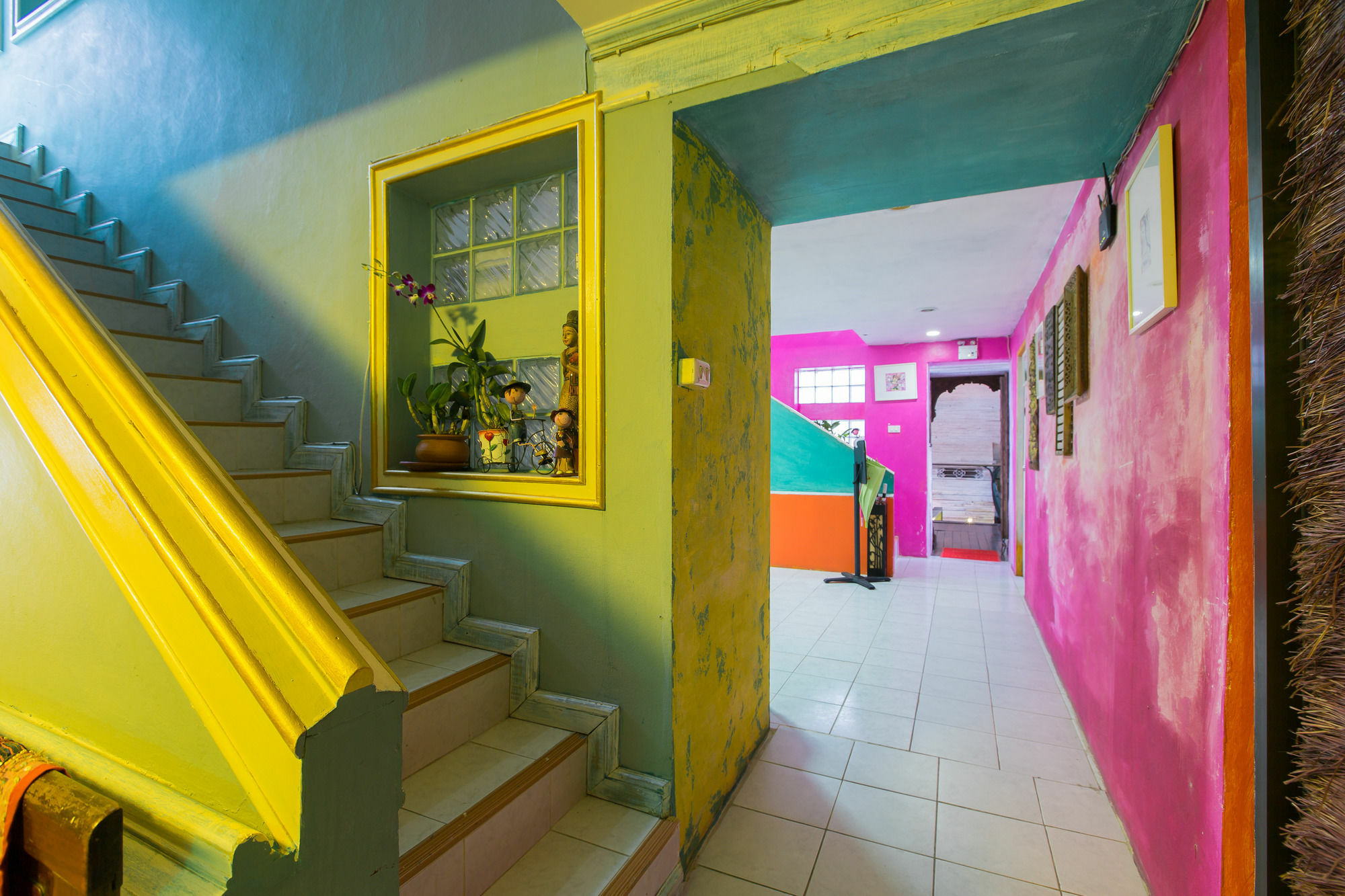 Barefoot Hotel Kalim Beach Front Patong Екстериор снимка